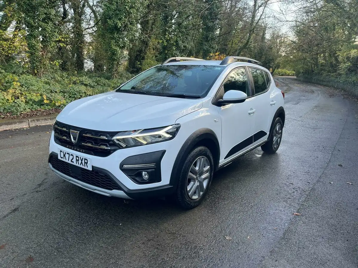 2022-dacia-sandero-stepway-10-tce-comfort-90bhp-big-2