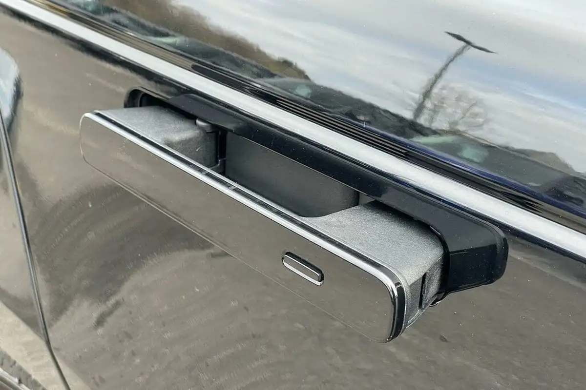 2024-land-rover-range-rover-velar-20-p400e-dynamic-hse-big-42