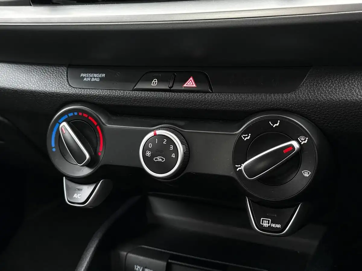 2024-kia-stonic-10-t-gdi-2-98bhp-dct-big-11