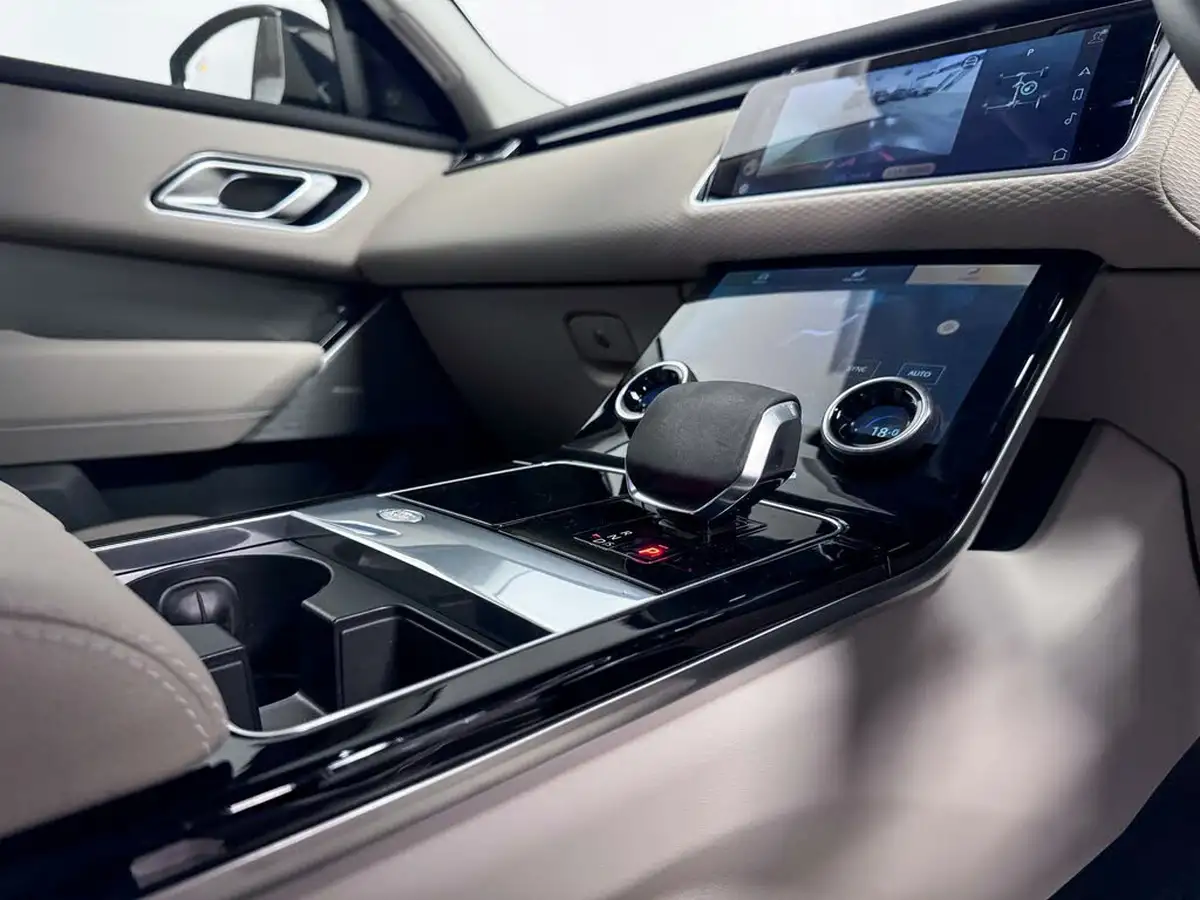 2021-land-rover-range-rover-velar-20-d200-se-big-32