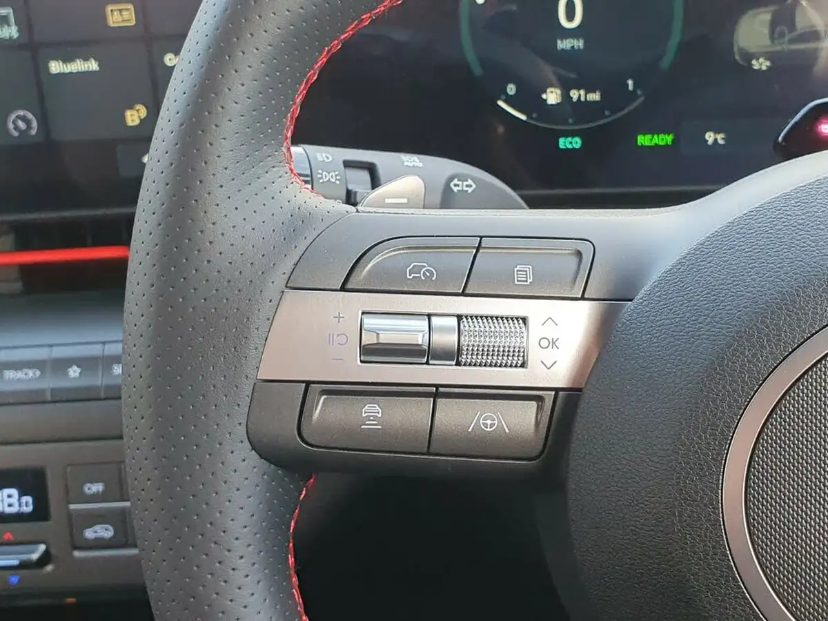 2024-hyundai-kona-16-gdi-n-line-141ps-dct-big-30
