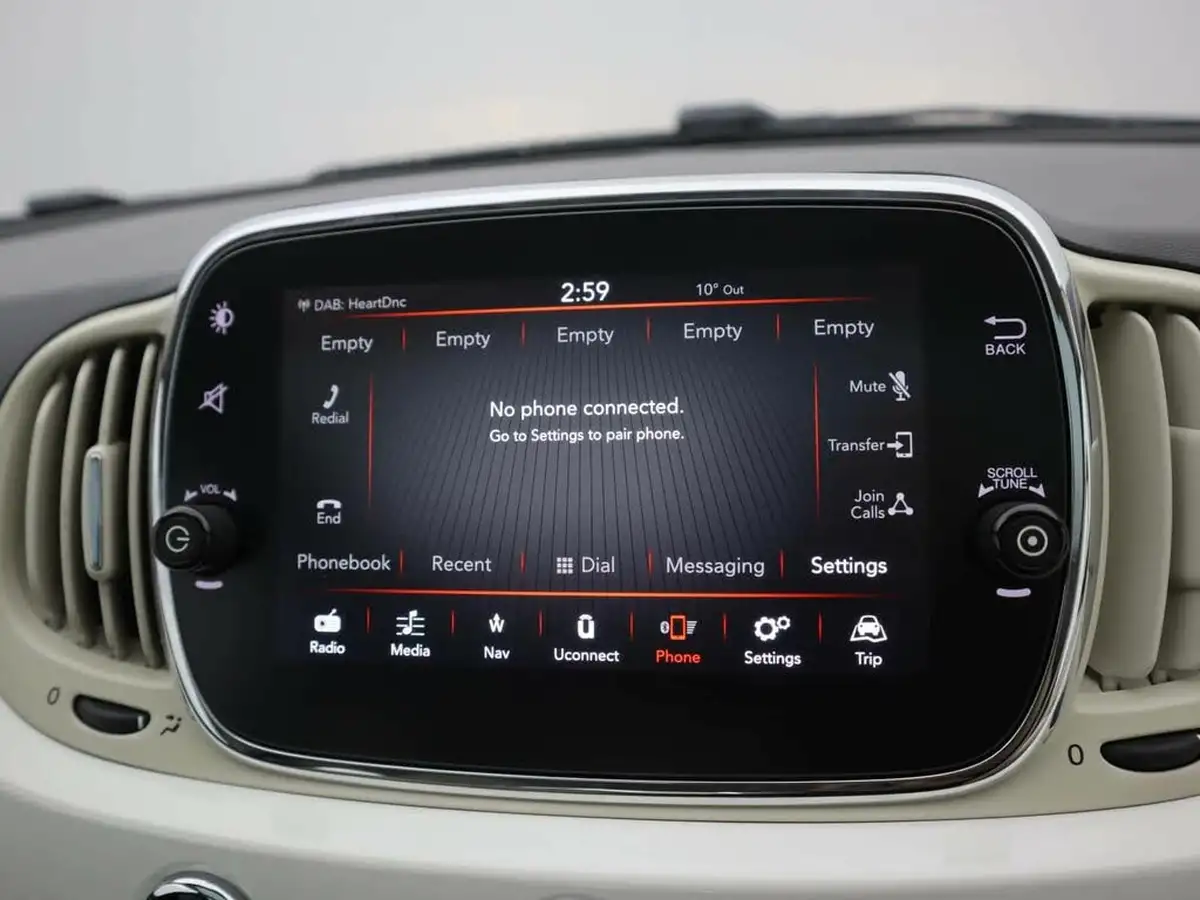 2017-fiat-500-12-lounge-dualogic-big-16