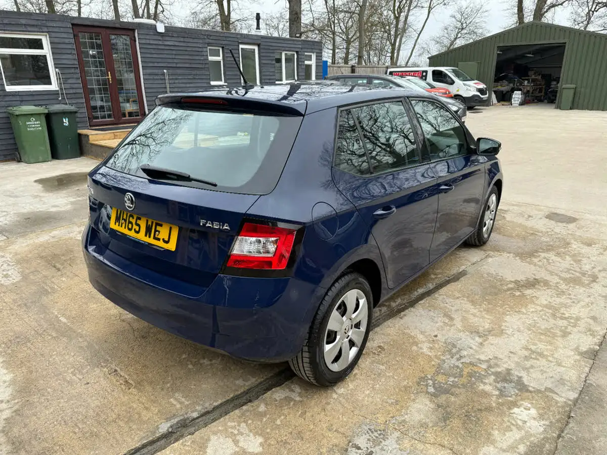 2016-skoda-fabia-10-mpi-s-hatchback-big-20