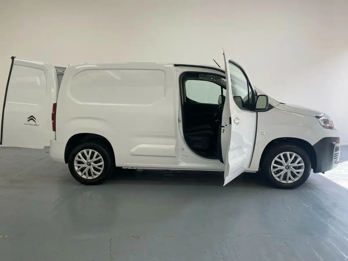 2023-citroen-berlingo-15-bluehdi-650-driver-edition-big-3