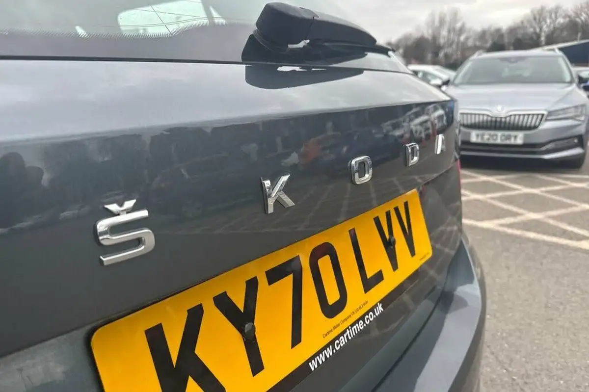 2020-skoda-fabia-10-tsi-se-110ps-hatchback-big-30