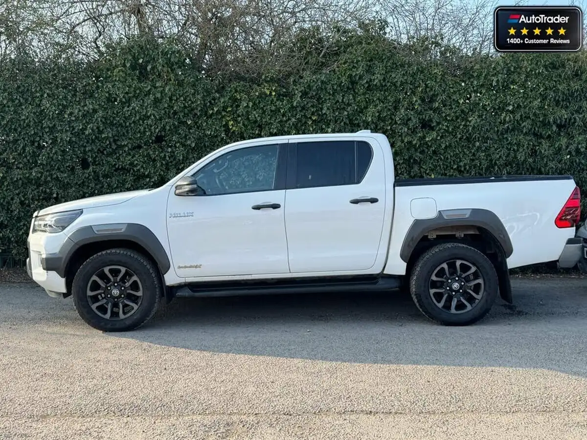 2022-toyota-hi-lux-28d-4d-invincible-x-204hpeu6d-2755cc-auto-big-2