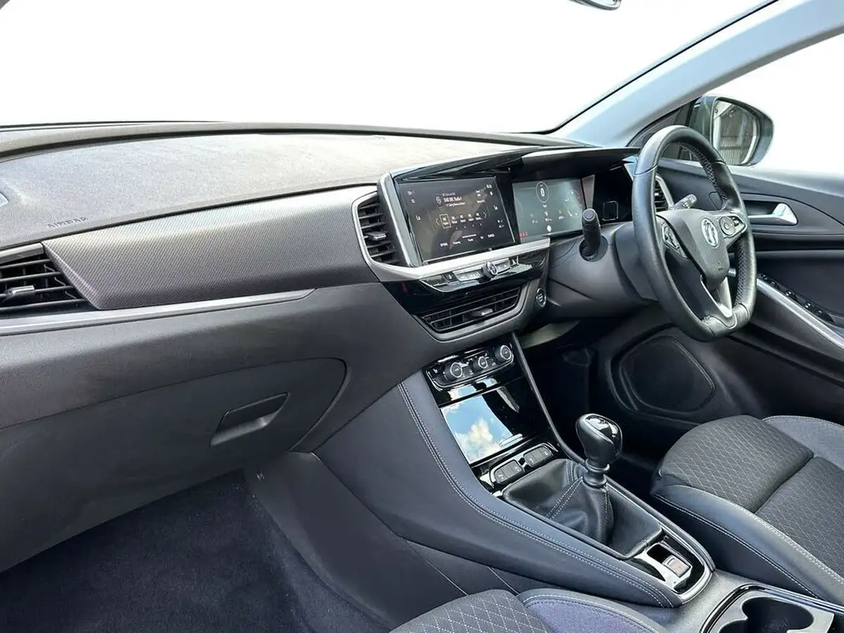 2022-vauxhall-grandland-12-elite-big-6