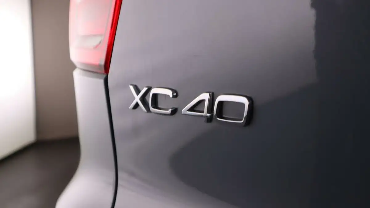 2022-volvo-xc40-e-twin-recharge-plus-big-21