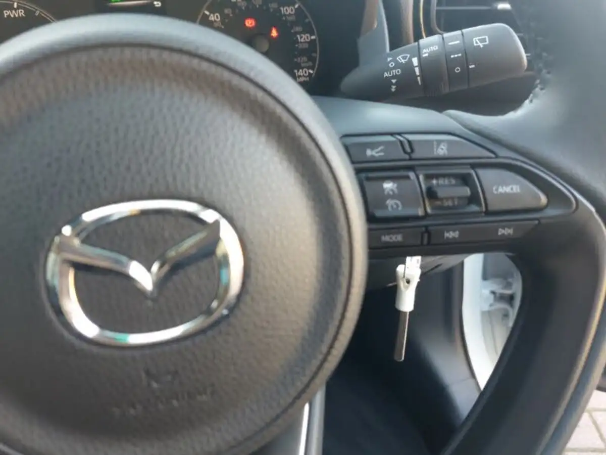 2023-mazda-mazda2-15-pure-big-16