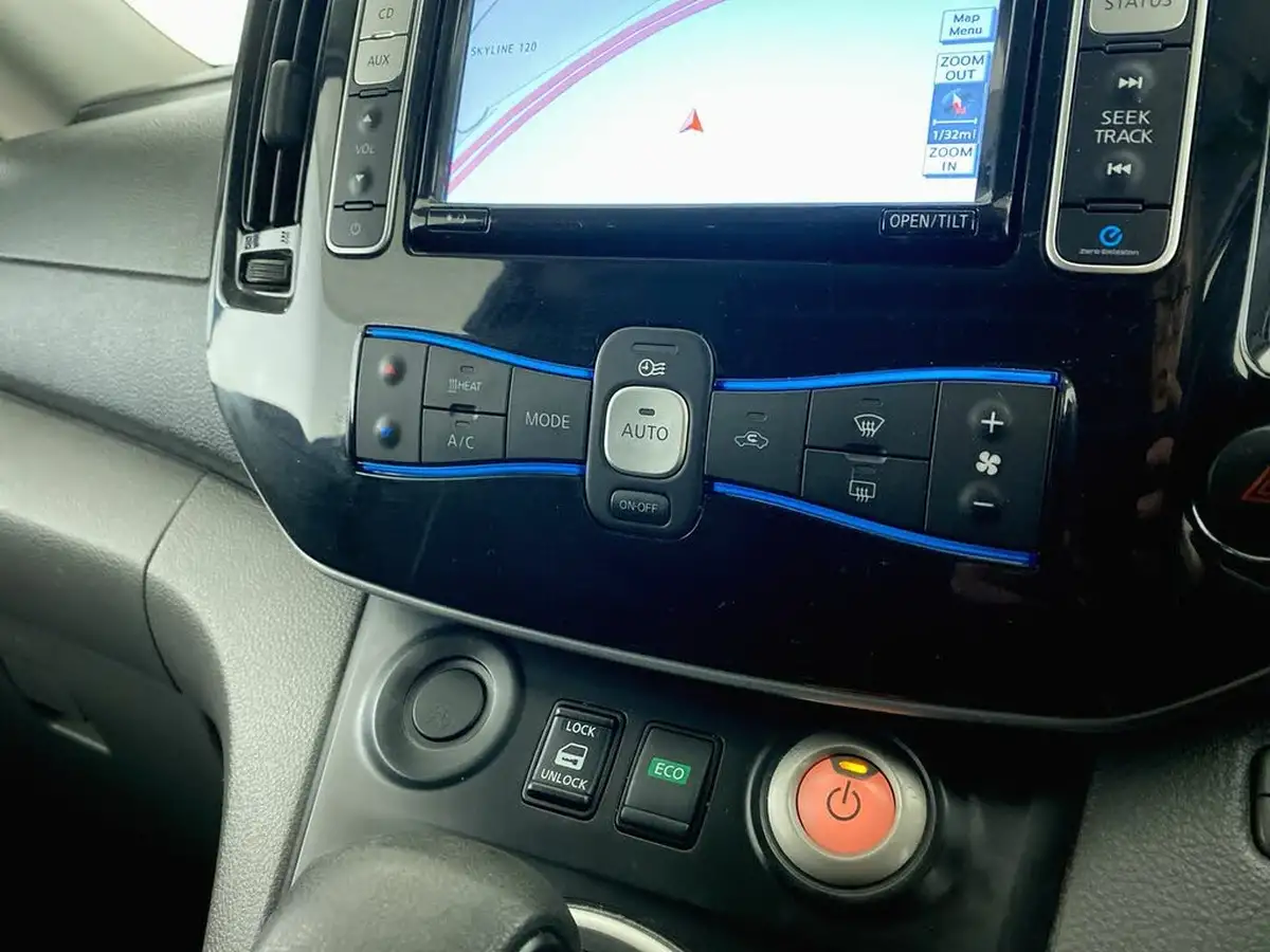 2017-nissan-env200-e-tekna-rapid-panel-van-big-20