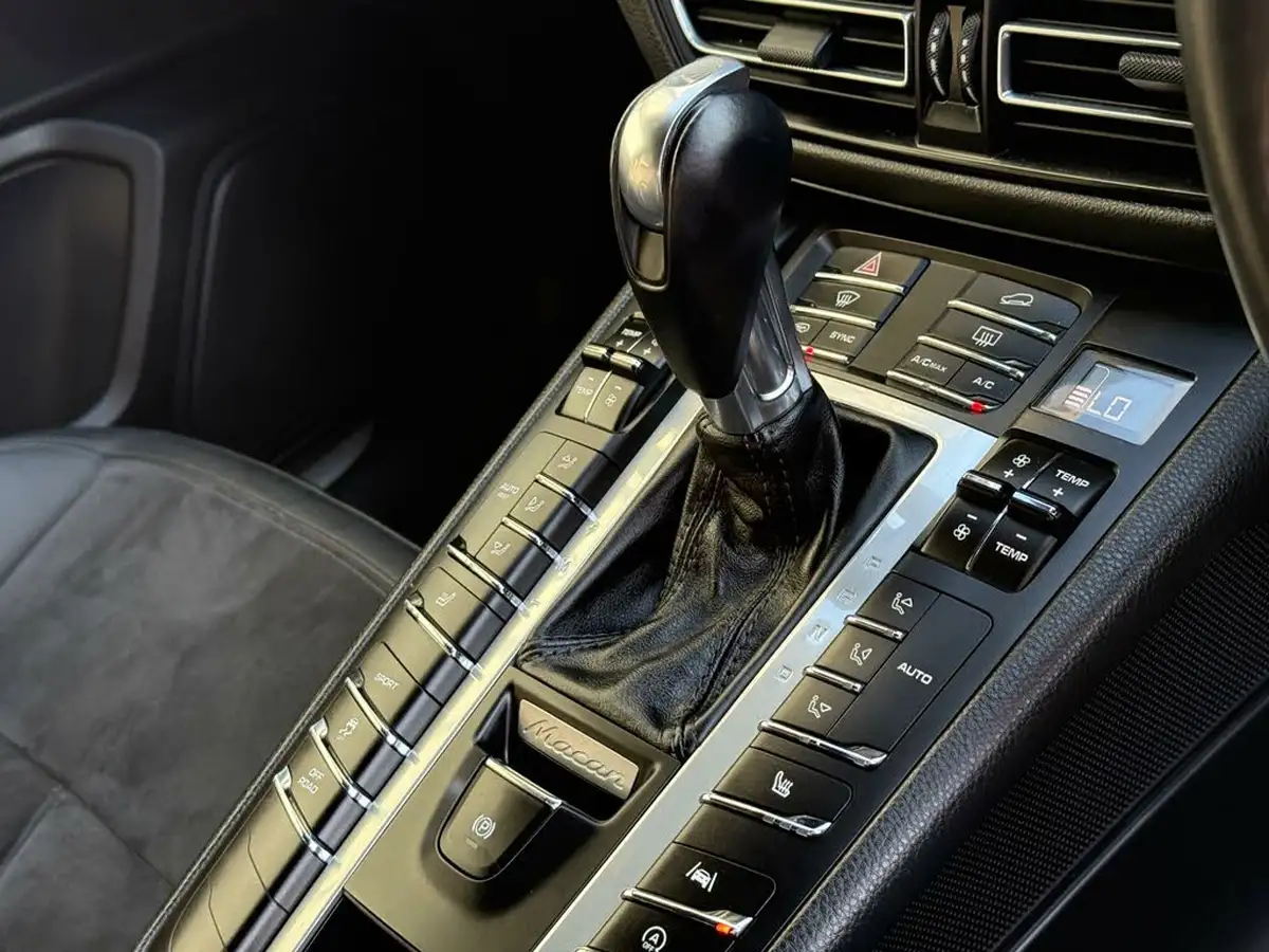 2020-porsche-macan-30-v6-s-big-16