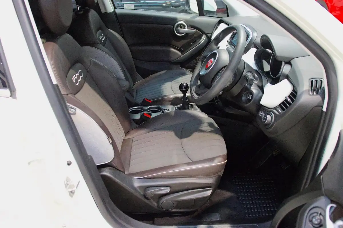 2017-fiat-500x-13multijet-lounge-big-8
