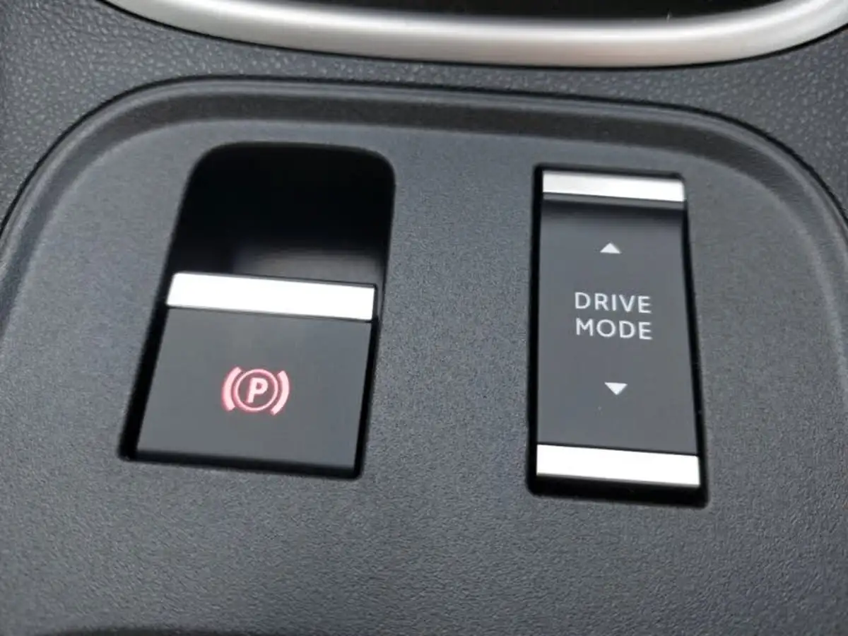 2025-jeep-avenger-12-gse-summit-big-15