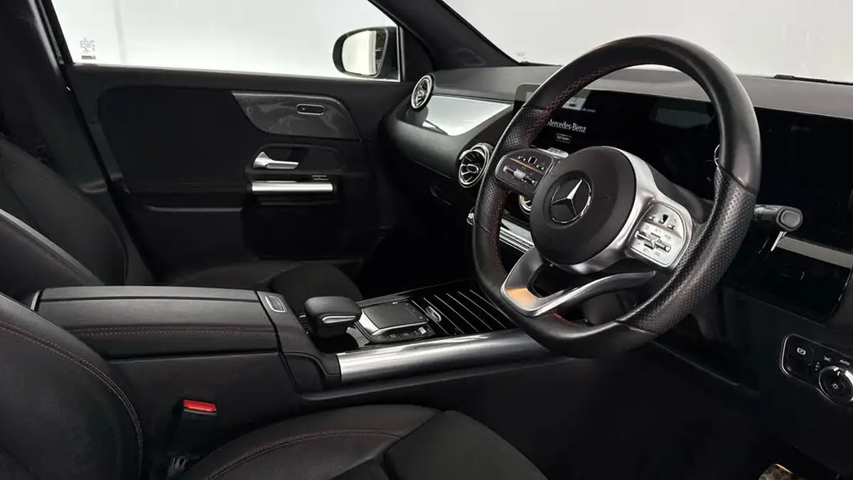 2021-mercedes-benz-gla-class-20d-gla-200d-amg-line-premium-big-9