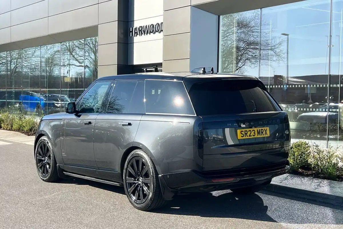 2023-land-rover-range-rover-30-d350-sv-big-13