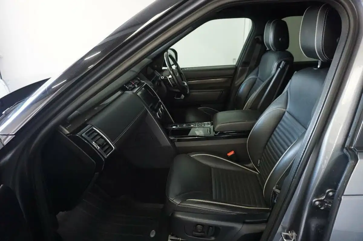 2020-land-rover-discovery-30-sd6-hse-big-21