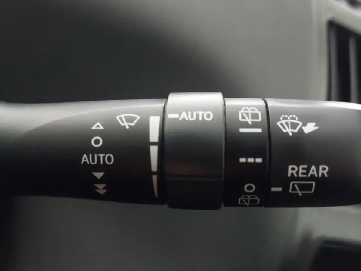 2020-toyota-prius-18-vvt-i-excel-big-16