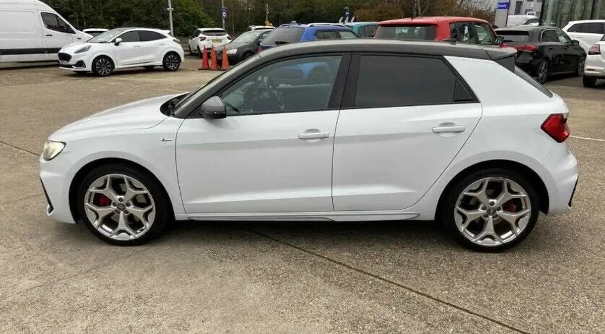 2020-audi-a1-20-40-tfsi-s-line-competition-big-5