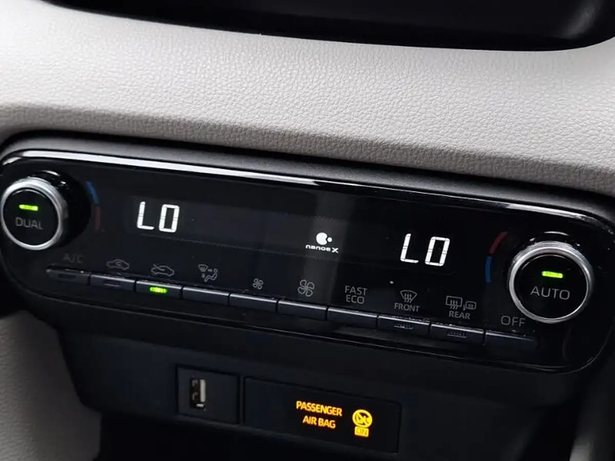 2022-toyota-yaris-cross-15-vvt-i-excel-city-packpan-roof-big-11