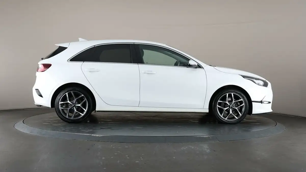 2022-kia-ceed-15-t-gdi-3-hatchback-big-53