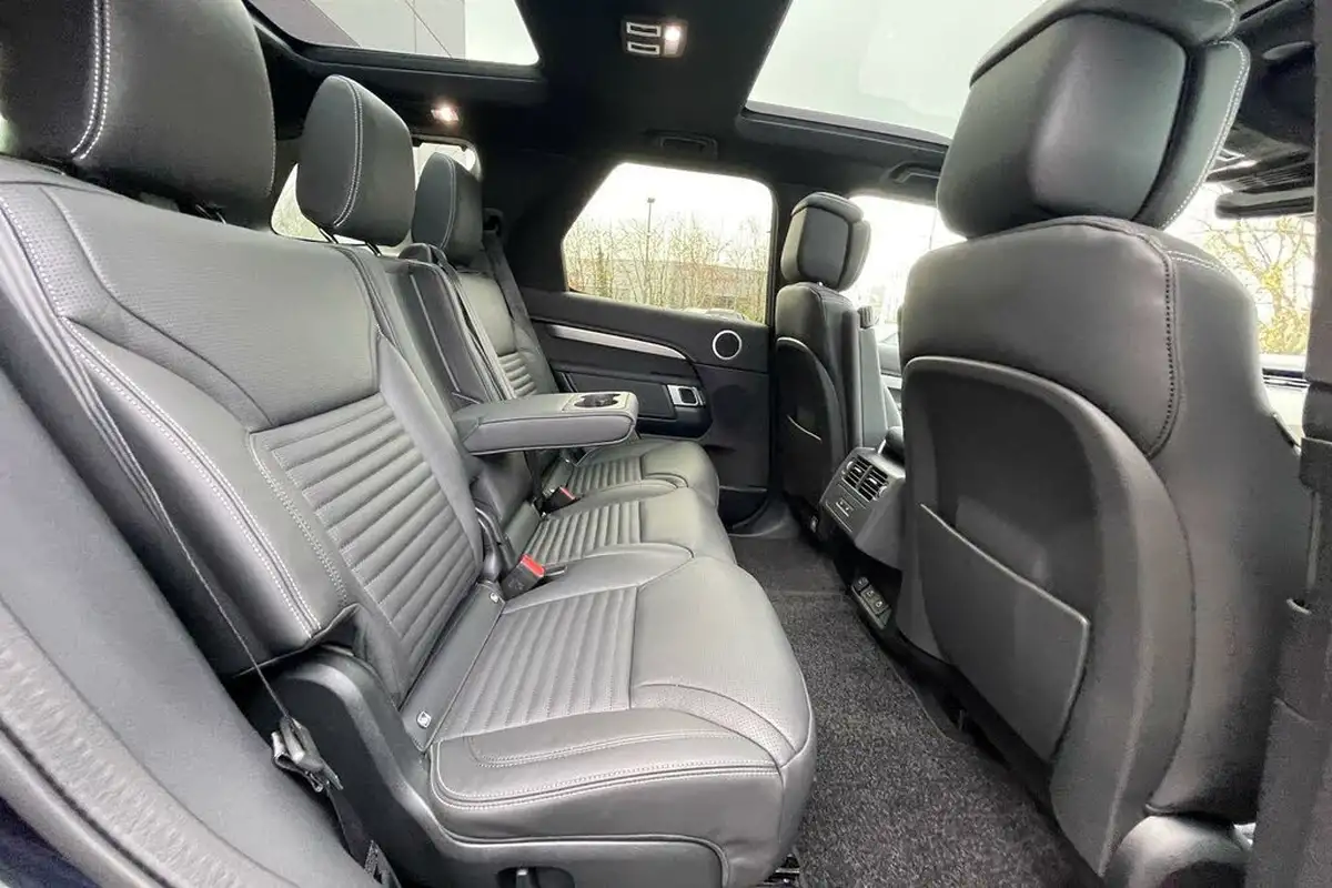2024-land-rover-discovery-30-d350-dynamic-hse-big-40