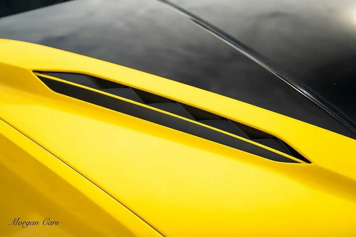 2023-lamborghini-urus-40-no-trim-big-27