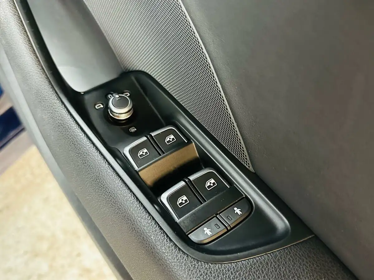 2017-audi-a3-20-tfsi-quattro-s-line-190ps-saloon-4d-big-58