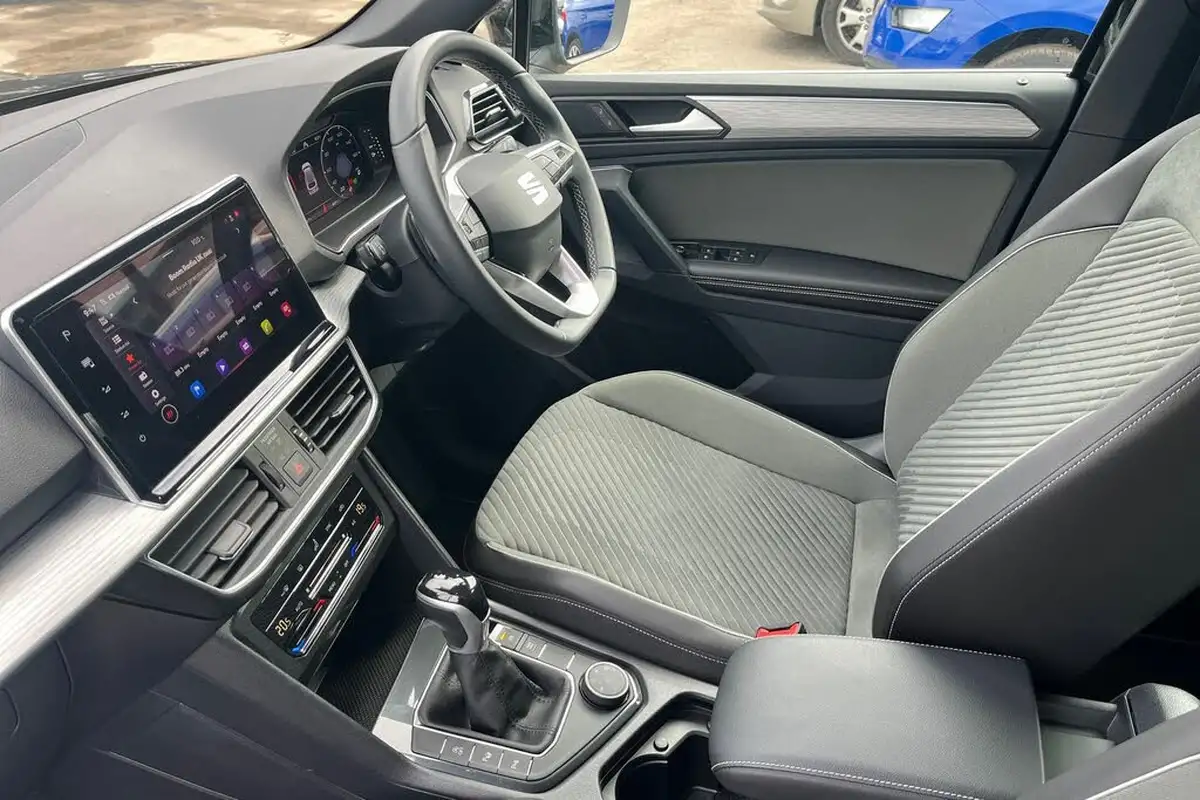 2023-seat-tarraco-15-ecotsi-xperience-dsg-big-35