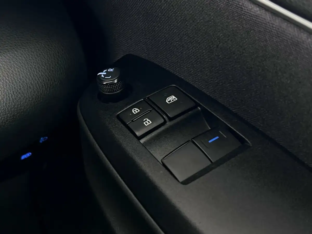 2023-toyota-yaris-15-vvt-i-icon-big-21