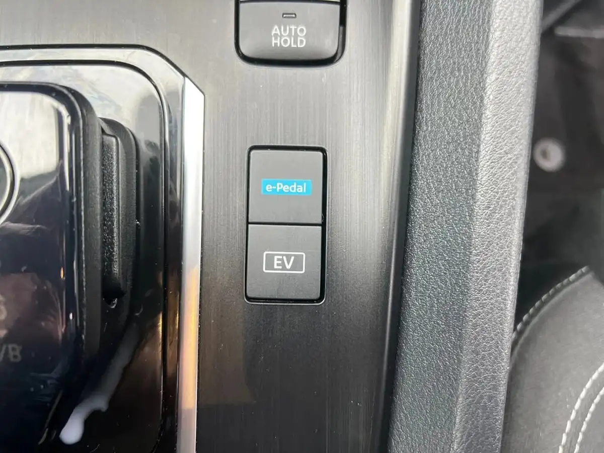 2024-nissan-qashqai-15-acenta-premium-big-23