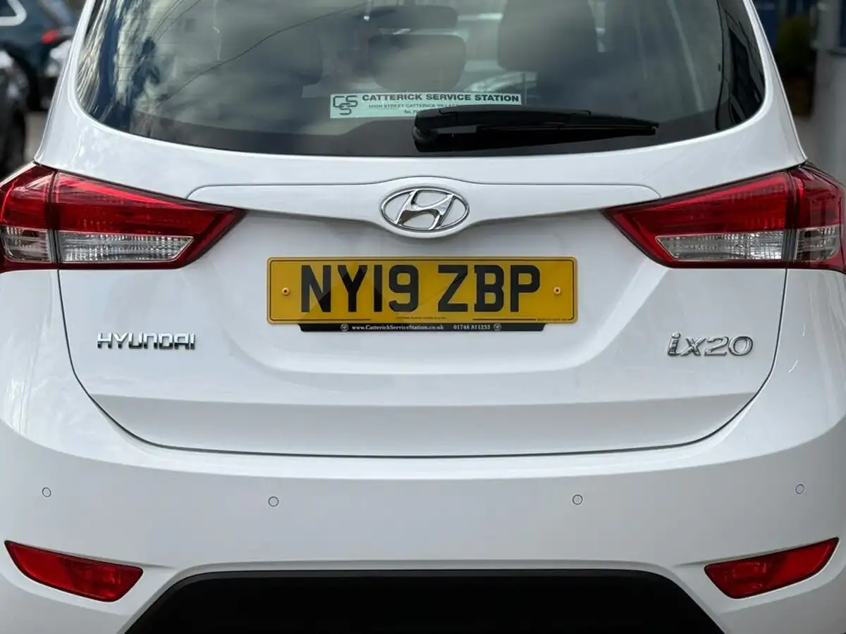 2019-hyundai-ix20-16-se-auto-big-26