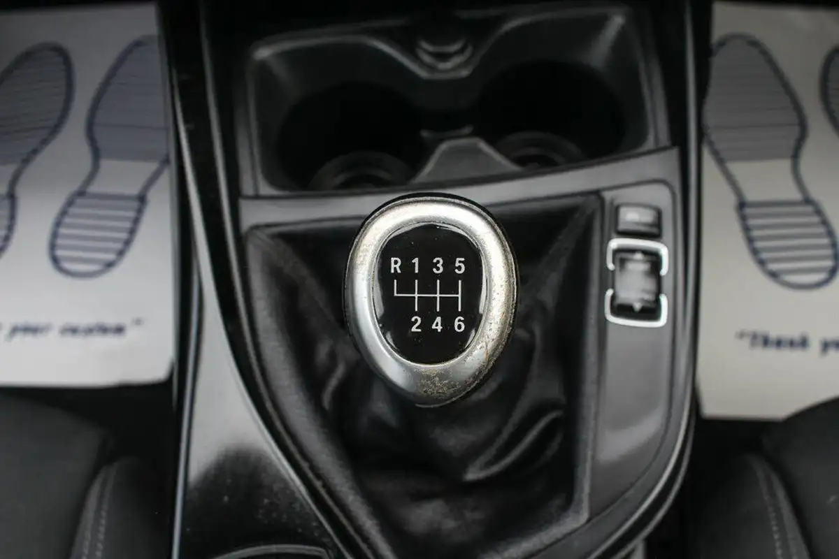 2016-bmw-1-series-15-118i-sport-5d-big-25