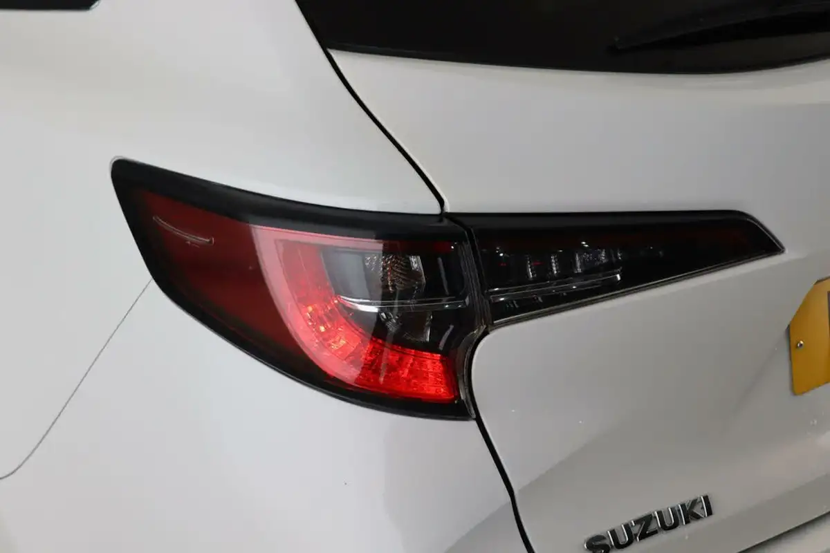 2021-suzuki-swace-18-sz5-big-10
