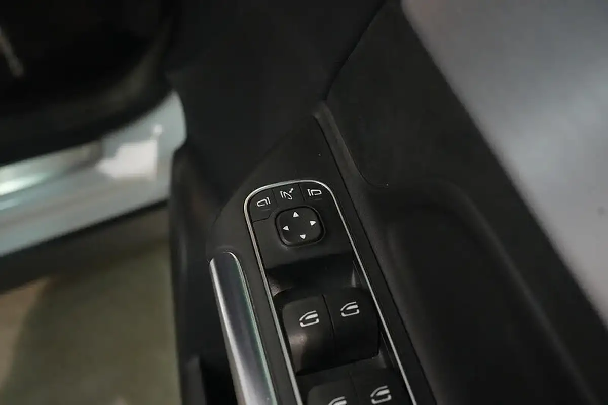 2021-mercedes-benz-eqa-e-eqa-250-amg-line-premium-big-32