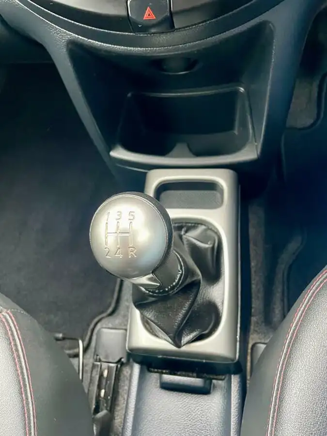 2011-nissan-note-16-tekna-big-26
