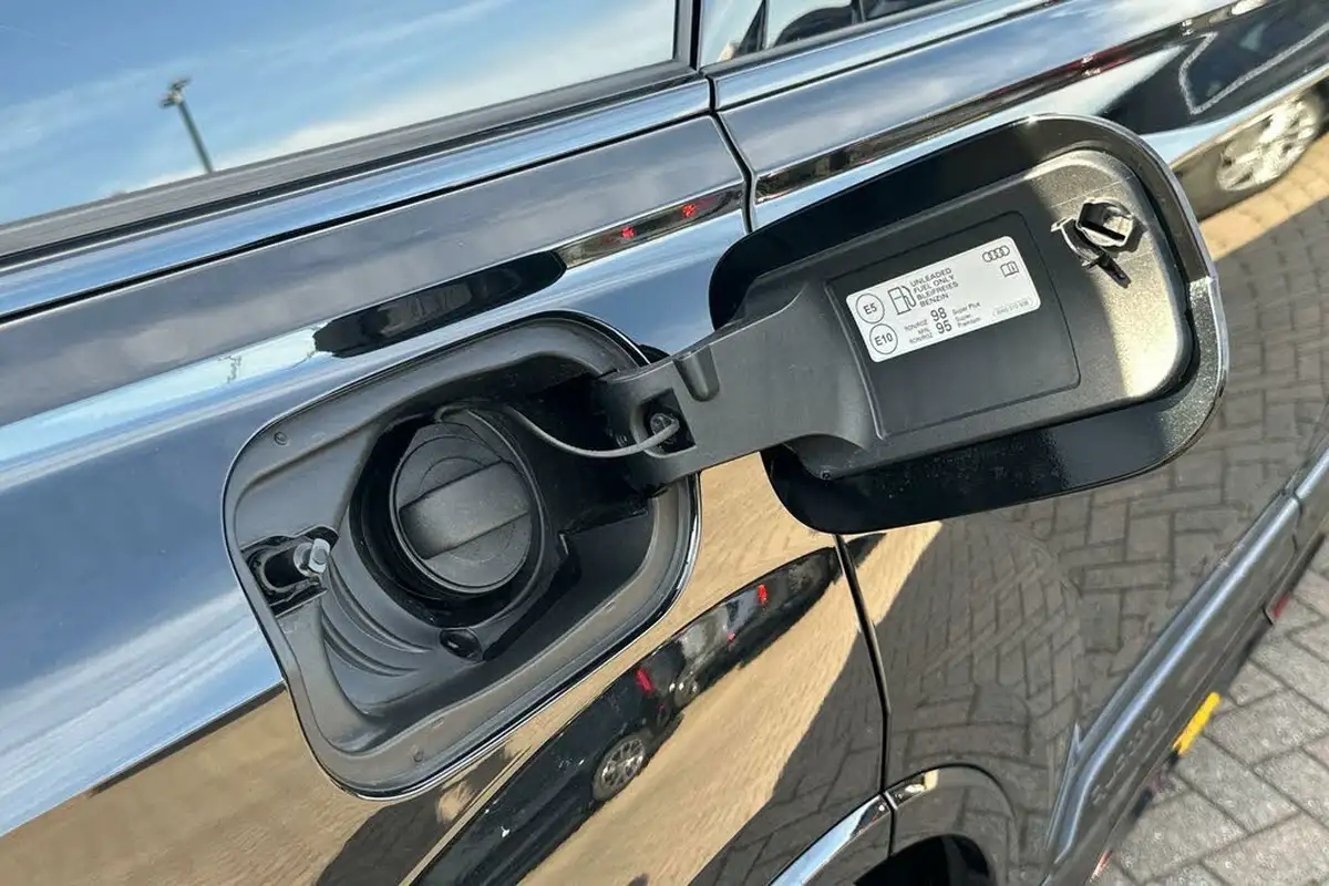 2023-audi-sq7-40-tfsi-black-edition-big-25