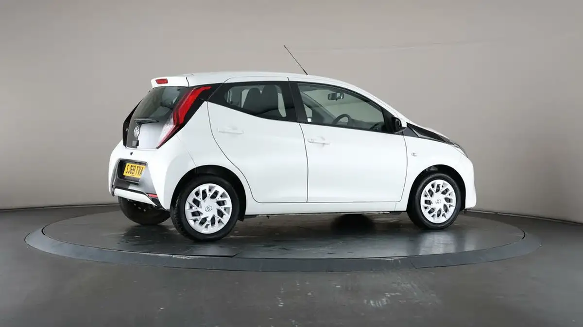 2019-toyota-aygo-10-vvt-i-x-play-tss-x-shift-big-54