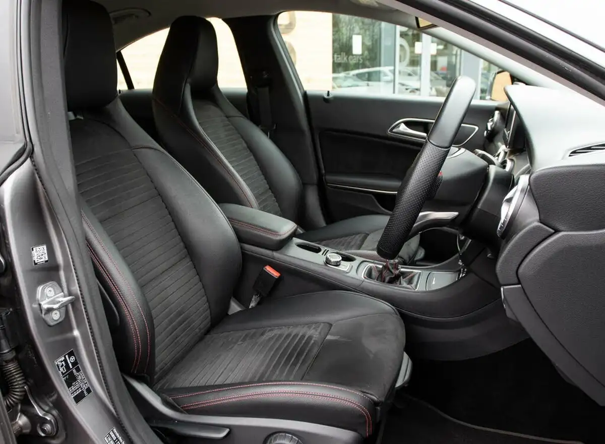 2019-mercedes-benz-cla-16-cla-180-amg-line-edition-coupe-4d-big-27