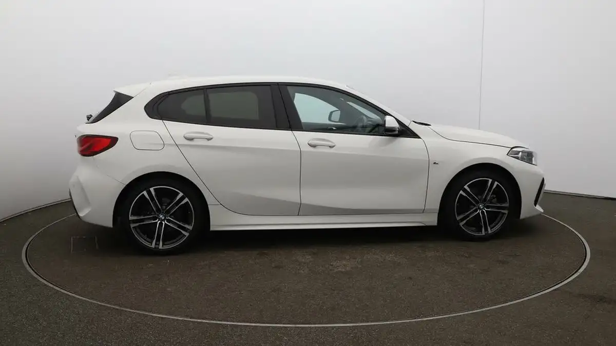 2023-bmw-1-series-15-118i-m-sport-lcp-dct-big-48