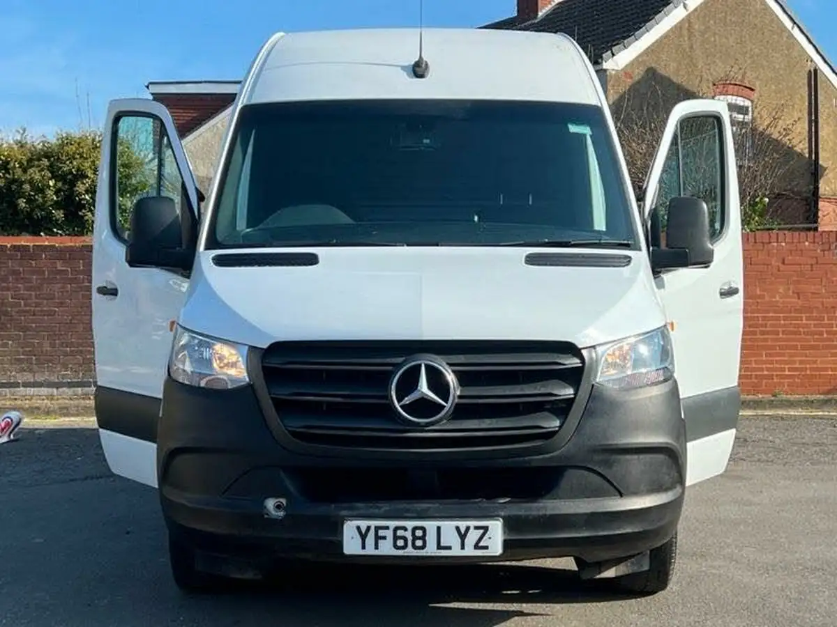 2018-mercedes-benz-sprinter-21cdi-311-l2h1-panel-van-rwd-eco-gear-360-big-3