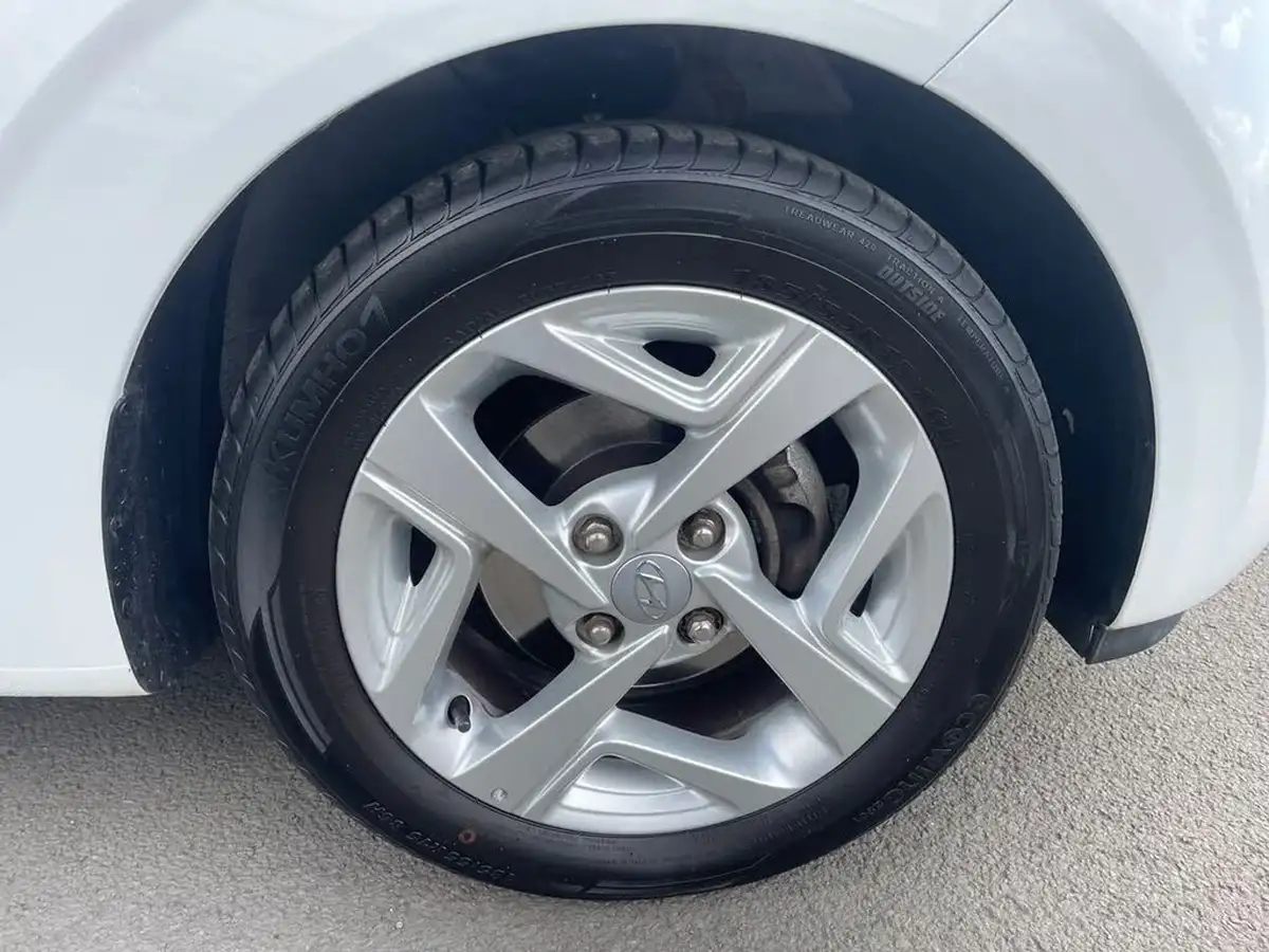 2023-hyundai-i10-12-se-connect-auto-big-15