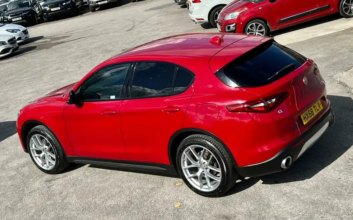 2018-alfa-romeo-stelvio-22td-milano-ss-big-24