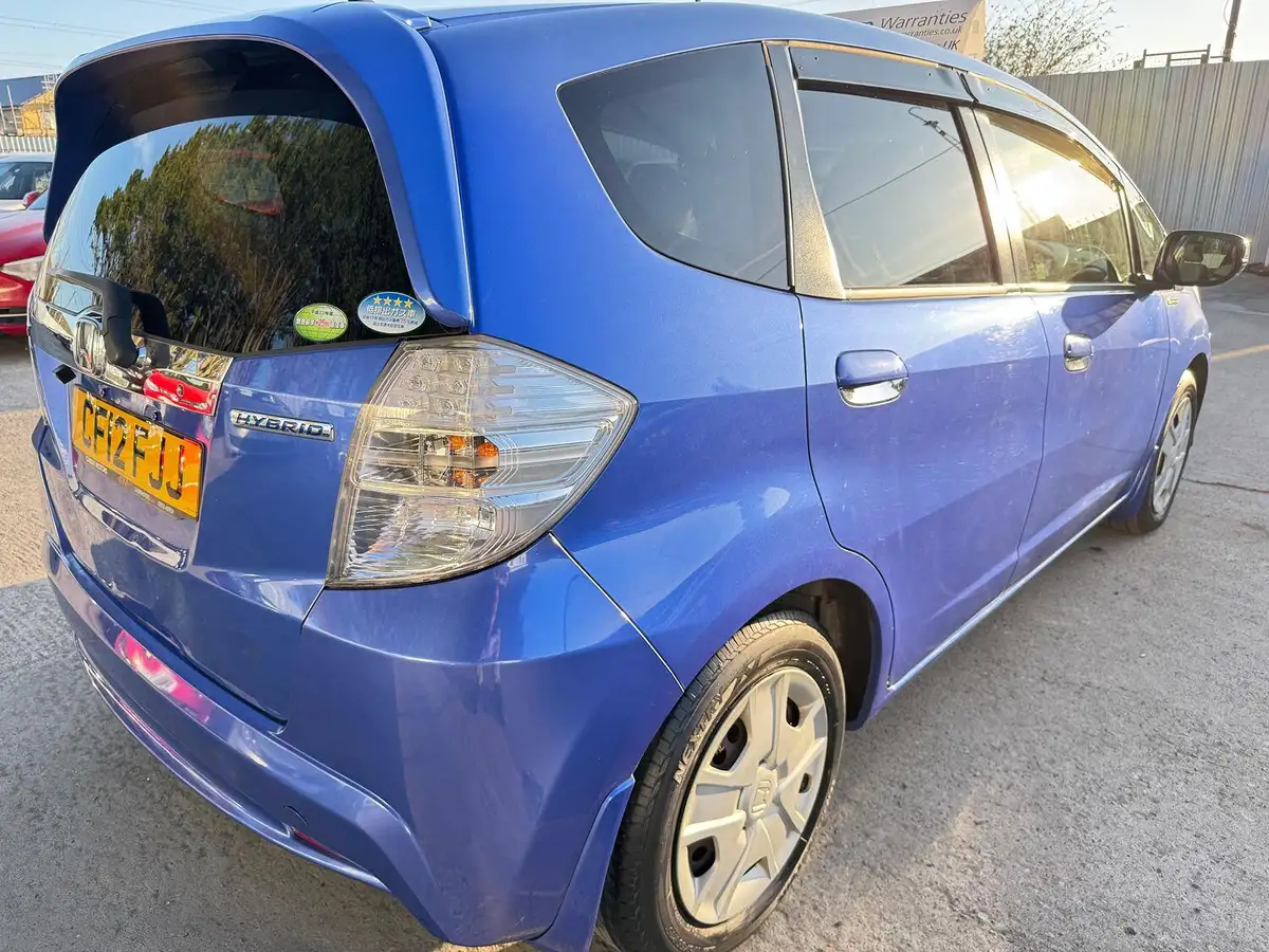 2012-honda-fit-13-hybrid-jazz-big-35