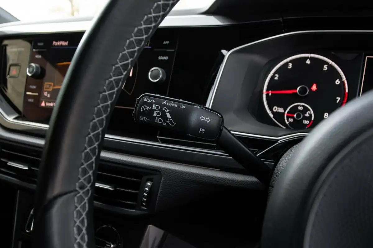 2019-volkswagen-polo-10-tsi-r-line-115ps-big-16