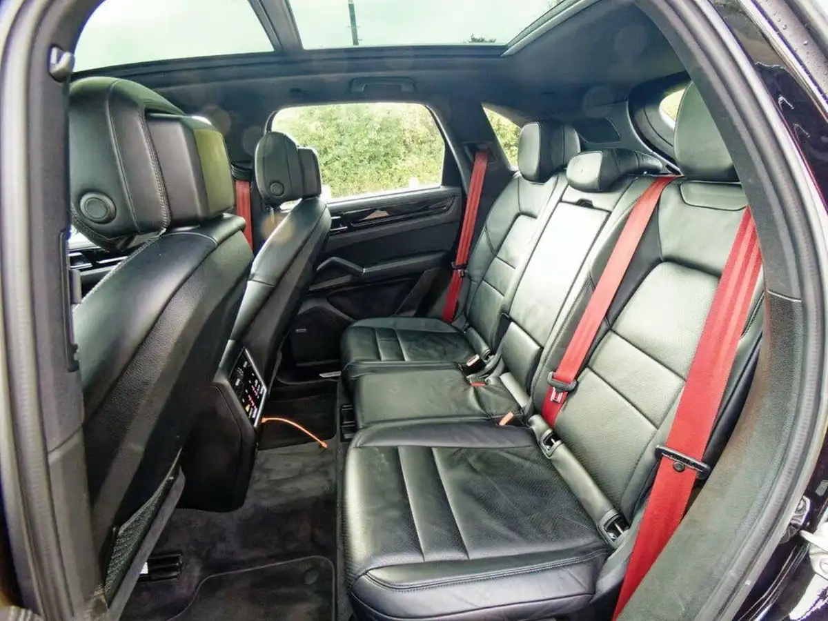 2018-porsche-cayenne-30-v6-big-28