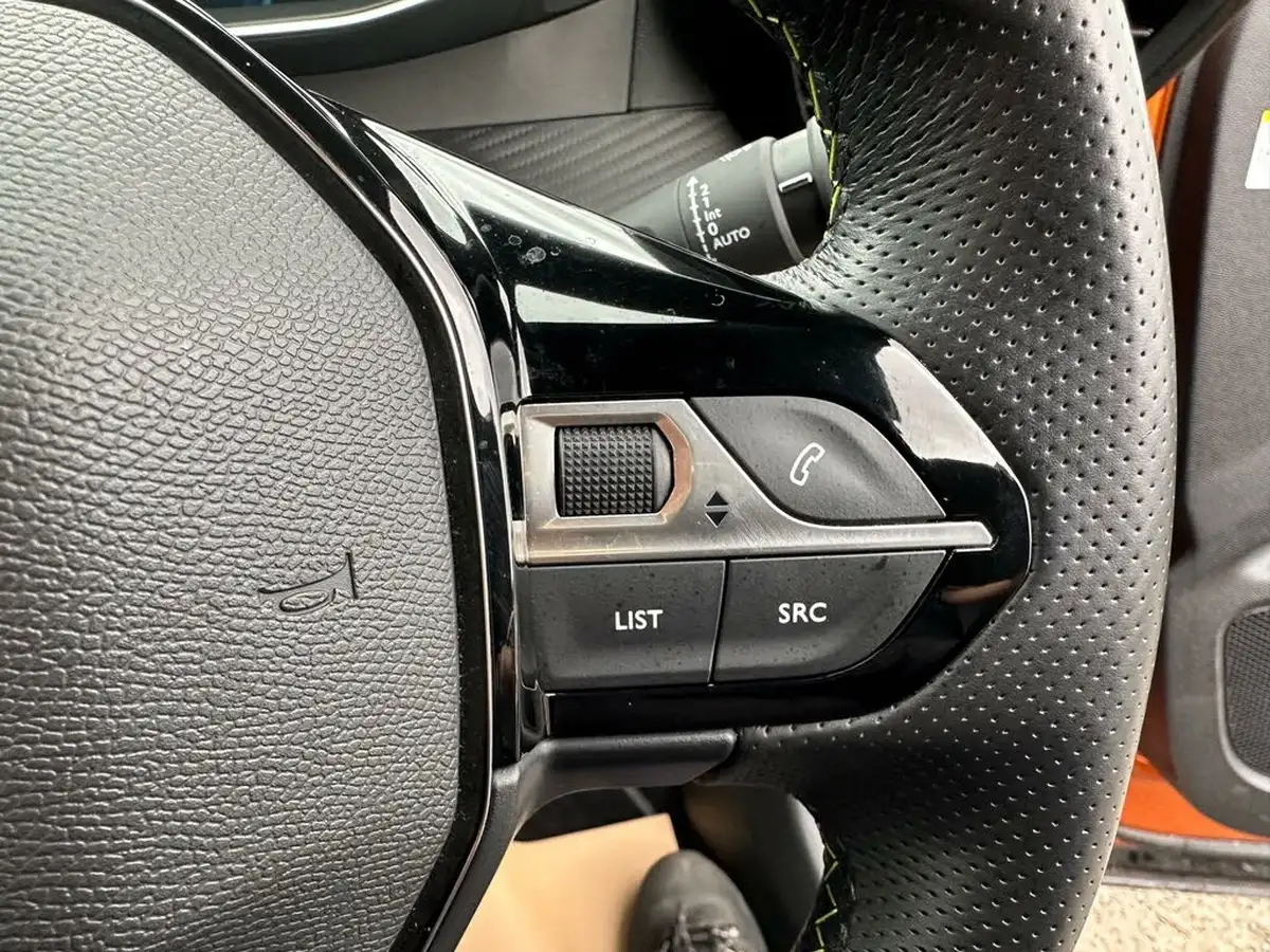 2022-peugeot-2008-suv-e-gt-premium-big-43