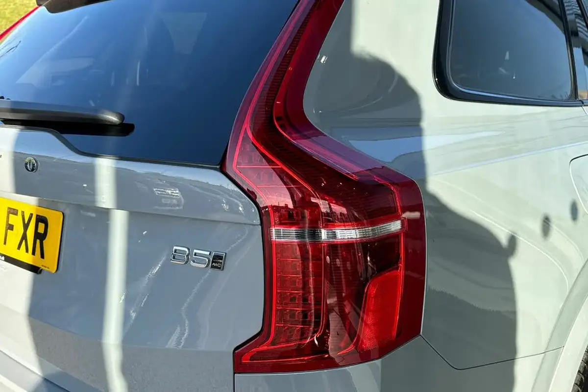 2024-volvo-xc90-20-b5-ultra-dark-big-19