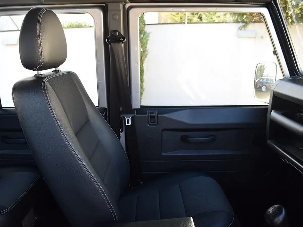 2015-land-rover-110-defender-22td-xs-22i-station-wagon-5-drs-big-16