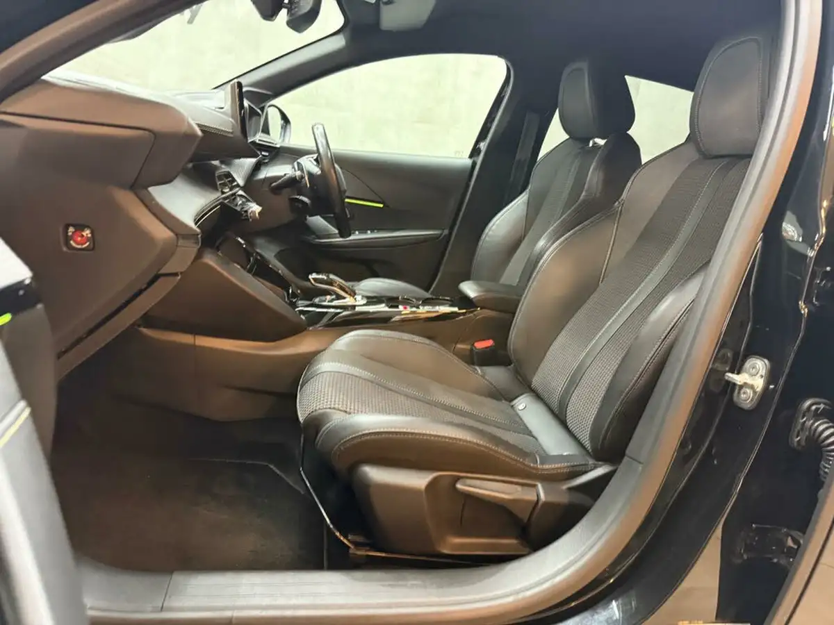 2022-peugeot-208-12-puretech-gt-100bhp-eat8-big-33