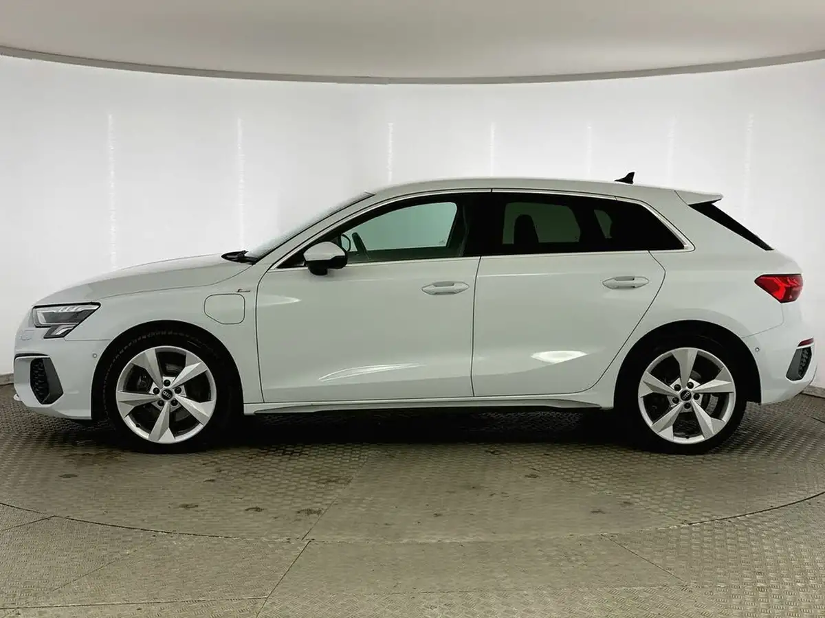 2021-audi-a3-14-40-tfsi-e-s-line-big-3